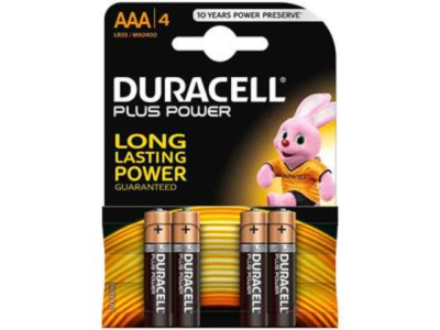 Pack de quatro pilhas AAA Duracell Plus Power com coelho rosa em embalagem preta e amarela