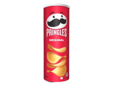 Embalagem vermelha de batatas Pringles Original com rosto e batatas ilustradas