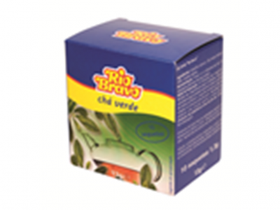 Caixa azul e amarela de chá verde Rio Bravo com imagem de folhas e bule