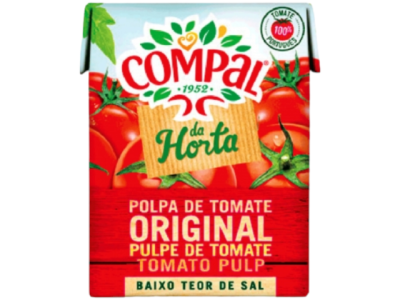 Caixa de polpa de tomate Compal da Horta com texto descrito.