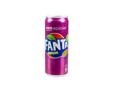 Lata roxa de Fanta Maracujá sem açúcar com imagem do fruto