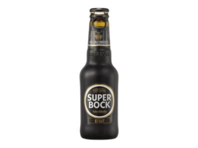 Garrafas de cerveja Super Bock Stout vidro escuro rótulo preto branco dourado