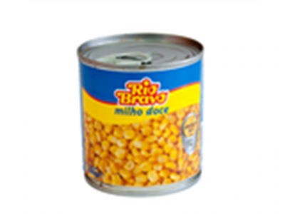 Lata de milho doce Rio Bravo com embalagem azul e amarela