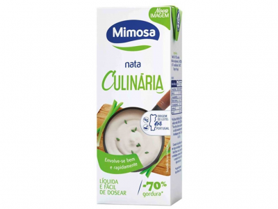 Caixa de creme culinário Mimosa branca com texto verde e azul e imagem de creme
