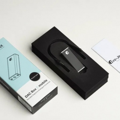 Conversor DAC Box Mobile da Pro-Ject com embalagem e folheto