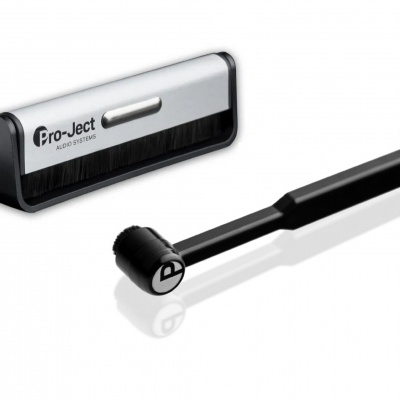 Escova limpa vinil Pro-Ject Audio Systems preta e prata com logótipo