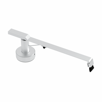 Torneira monocomando prateada de design moderno com bico longo e quadrado