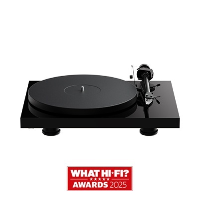 Giradiscos preto com prato circular e braço de leitura, logótipo WHAT HI-FI? AWARDS 2025 abaixo.