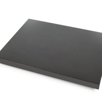 Base retangular preta com acabamento fosco