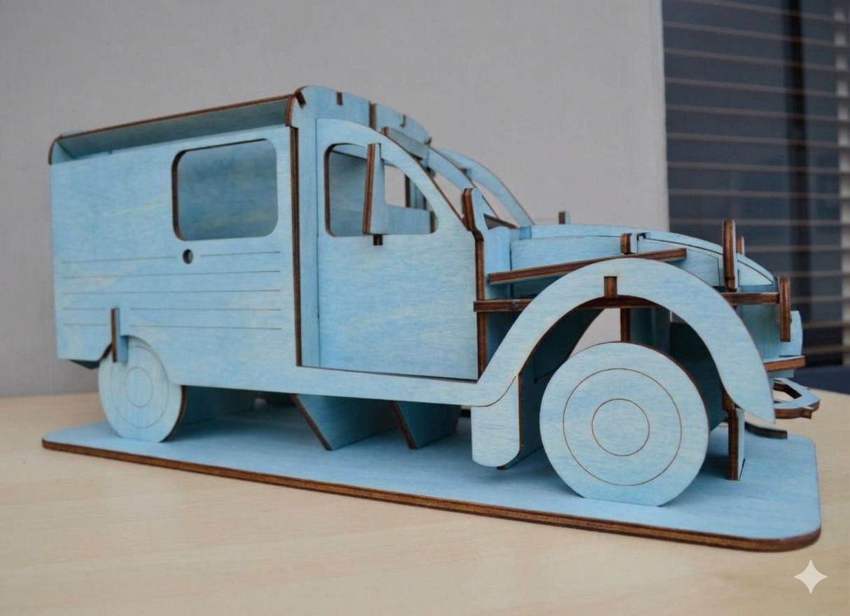 MODEL NR.2.1 VAN - XL Modelo azul claro de carro em madeira contraplacada