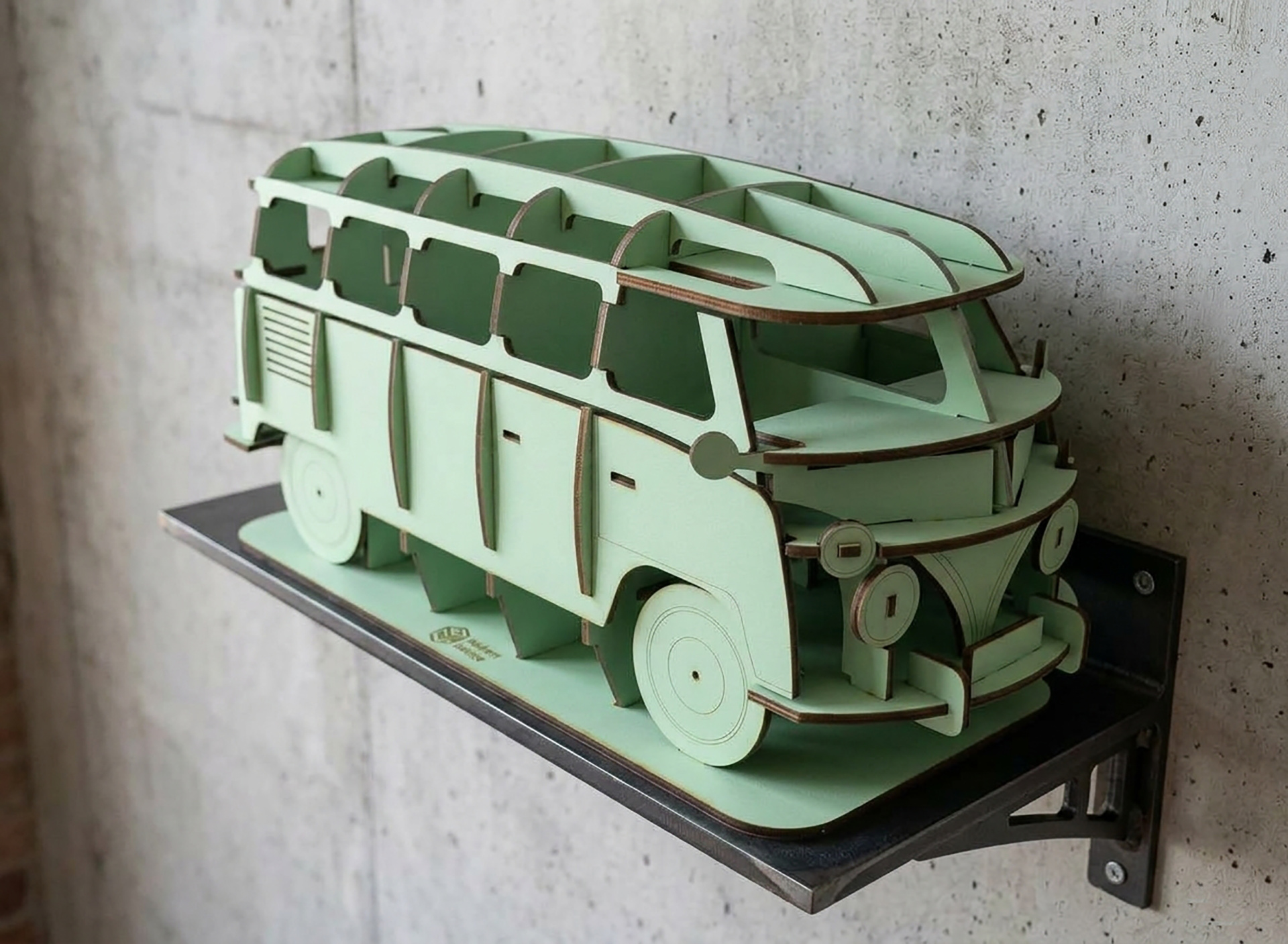 MODEL NR.6 - XL (VAN) Modelo de autocaravana VW personalizado em verde pastel