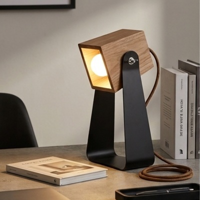 Candeeiro de madeira I DO! Lamp em Madeira e preto