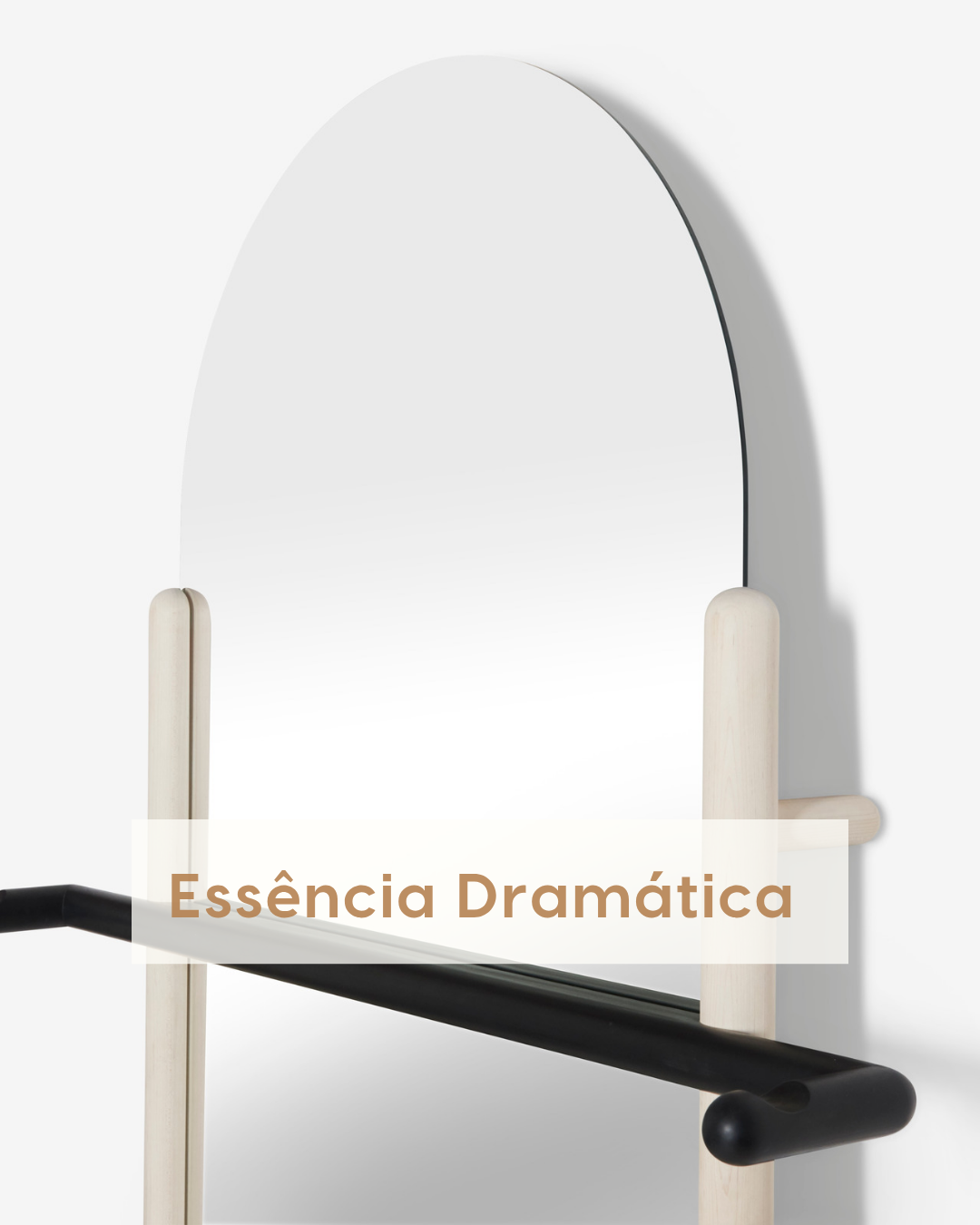 Espelho oval com suporte de madeira e barra preta