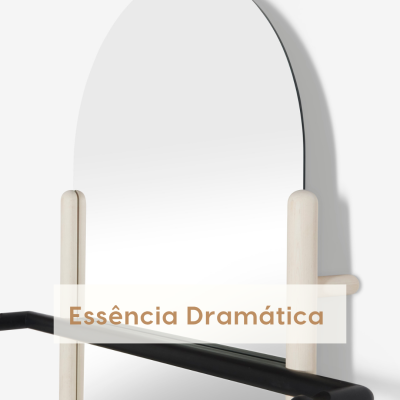 Espelho oval com suporte de madeira e barra preta