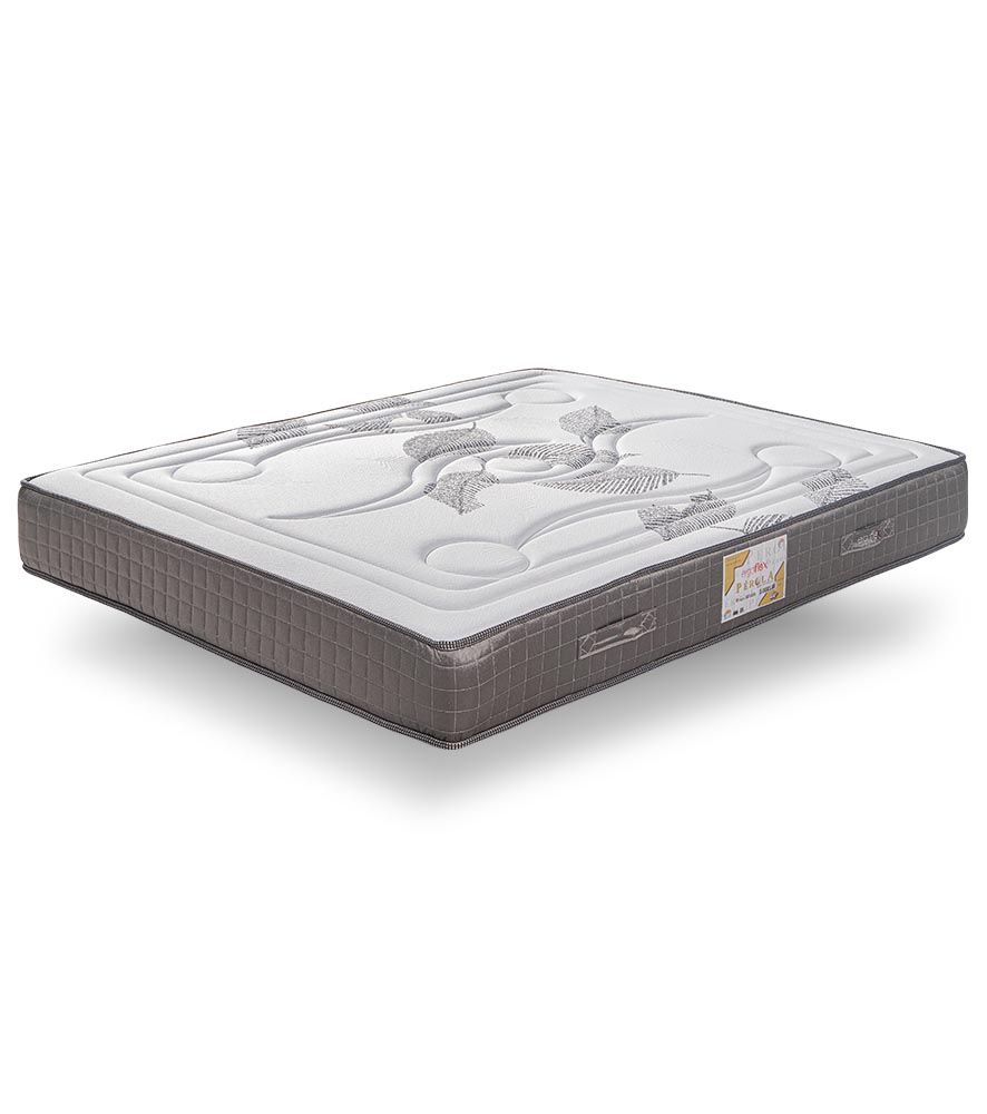 Colchão branco com laterais cinzentas e etiqueta com texto D40 CONFORT