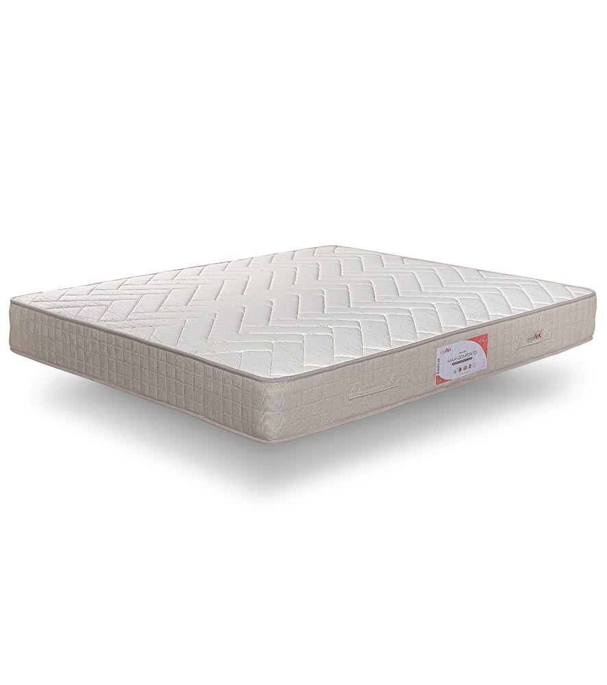 Colchão retangular branco com laterais bege e etiqueta visível