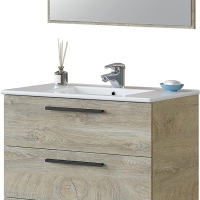 Móvel de casa de banho em madeira clara com lavatório branco e espelho retangular