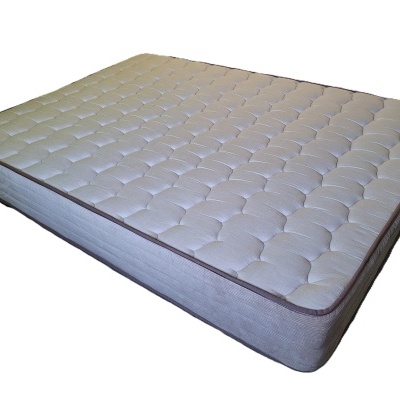 Colchão retangular branco acolchoado com bordas bege