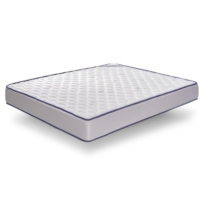 Colchão branco acolchoado com bordas cinza e costura azul