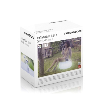 Embalagem do assento inflável LED da InnovaGoods com imagem de uma mulher sentada no produto iluminado ao ar livre