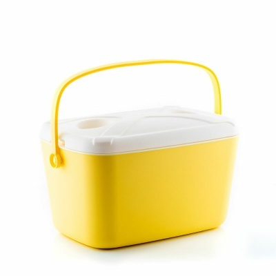 Cooler plástico amarelo com tampa branca e pega amarela