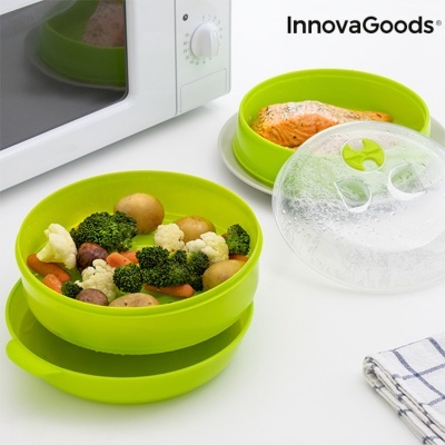 Tigelas verdes para micro-ondas com alimentos variados e tampa transparente junto a micro-ondas branco