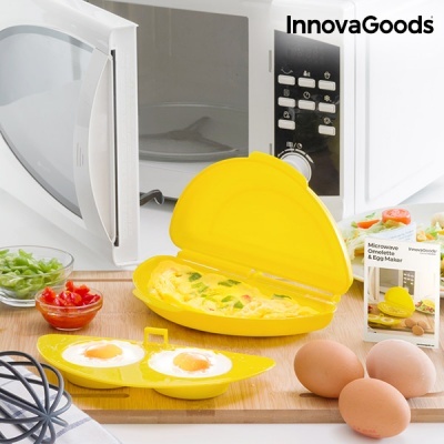 Formas amarelas para micro-ondas para omelete e ovos em bancada com micro-ondas e ovos crus