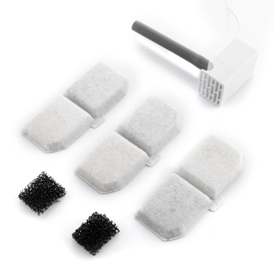 Filtros de substituição para aspirador em tecido cinza claro com esponjas pretas