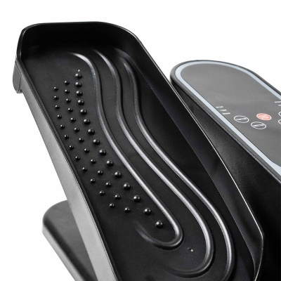 Plataforma preta com relevo e painel de controlo com botões e texto START STOP