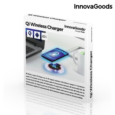 Embalagem branca de carregador wireless Qi InnovaGoods com imagens do produto junto a portátil e caneca