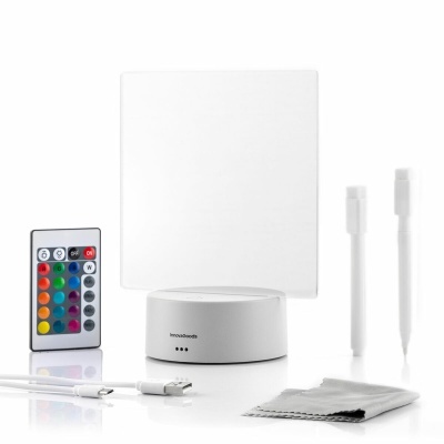 Luminária de mesa branca com controle remoto e acessórios