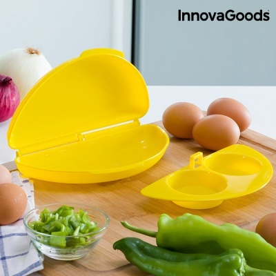 Estojo amarelo plástico para ovos em cozinha com legumes e ovos