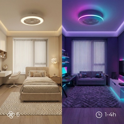 Ventilador de teto branco com lâmpada LED em quarto claro e sala escura com iluminação RGB