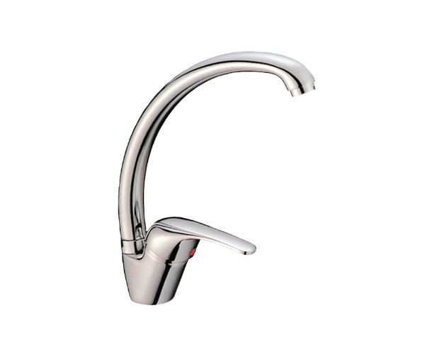 Torneira de cozinha cromada com pega de alavanca simples e design curvo