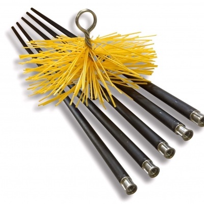 Conjunto de agulhas de tricot pretas com pontas metálicas e fios amarelos