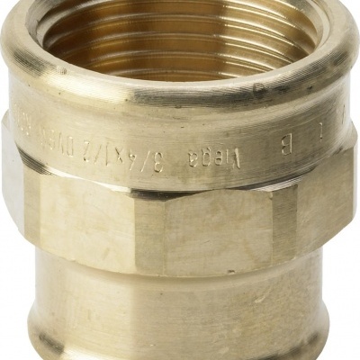 Conector de latão com rosca interna e texto gravado