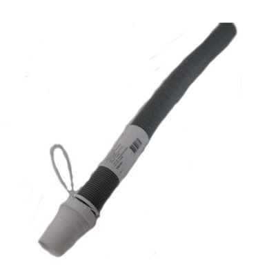 Mangueira flexível verde com extremidades brancas e etiqueta