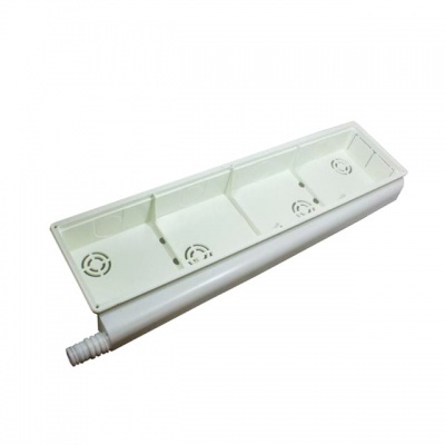 Prateleira organizadora branca com divisórias e tubo flexível