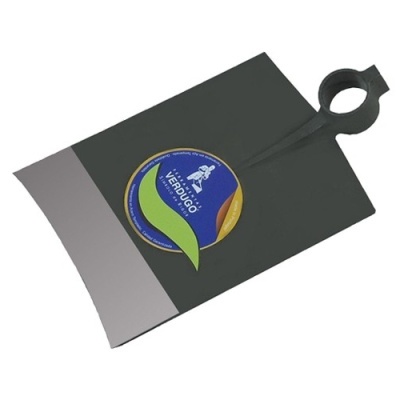 Raspador para lareira preto com etiqueta azul e cabo em anel