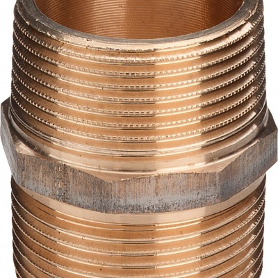 Conector rosqueado dourado de metal com porção hexagonal para aperto