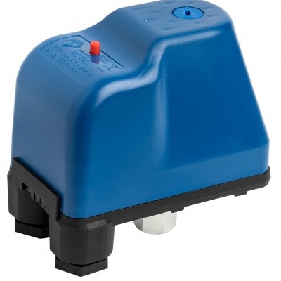 Interruptor de pressão azul com base preta e botão vermelho