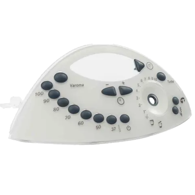 Painel frontal branco com botões pretos e indicadores de temperatura e funções