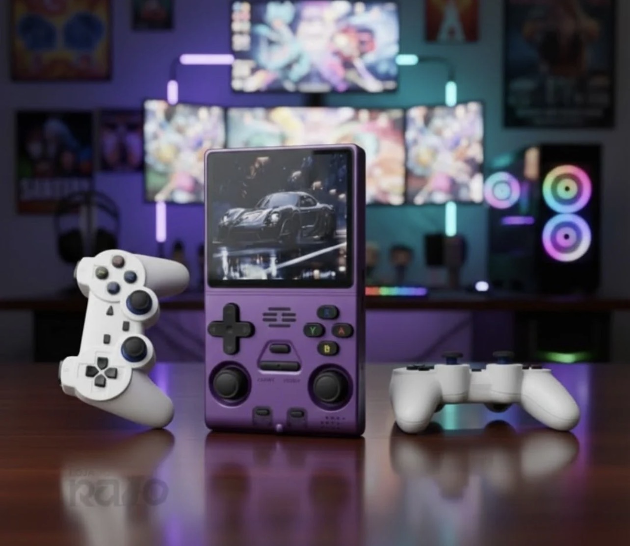 Consola Retro M18 Pro – Jogos Clássicos em Alta Definição Console de jogos roxo com ecrã, dois comandos brancos e cenário tecnológico