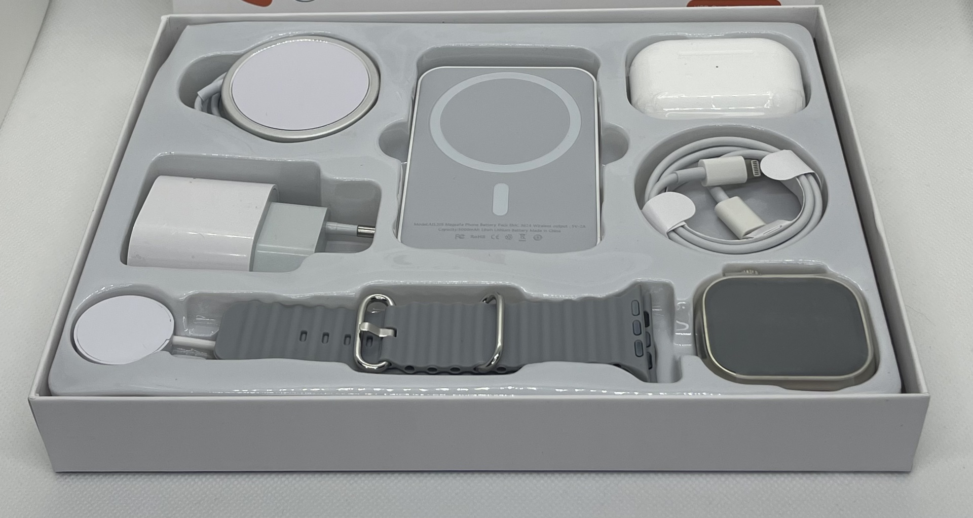 Kit Acessórios SmartWatch Equipamento de carregamento e acessórios eletrónicos em caixa aberta