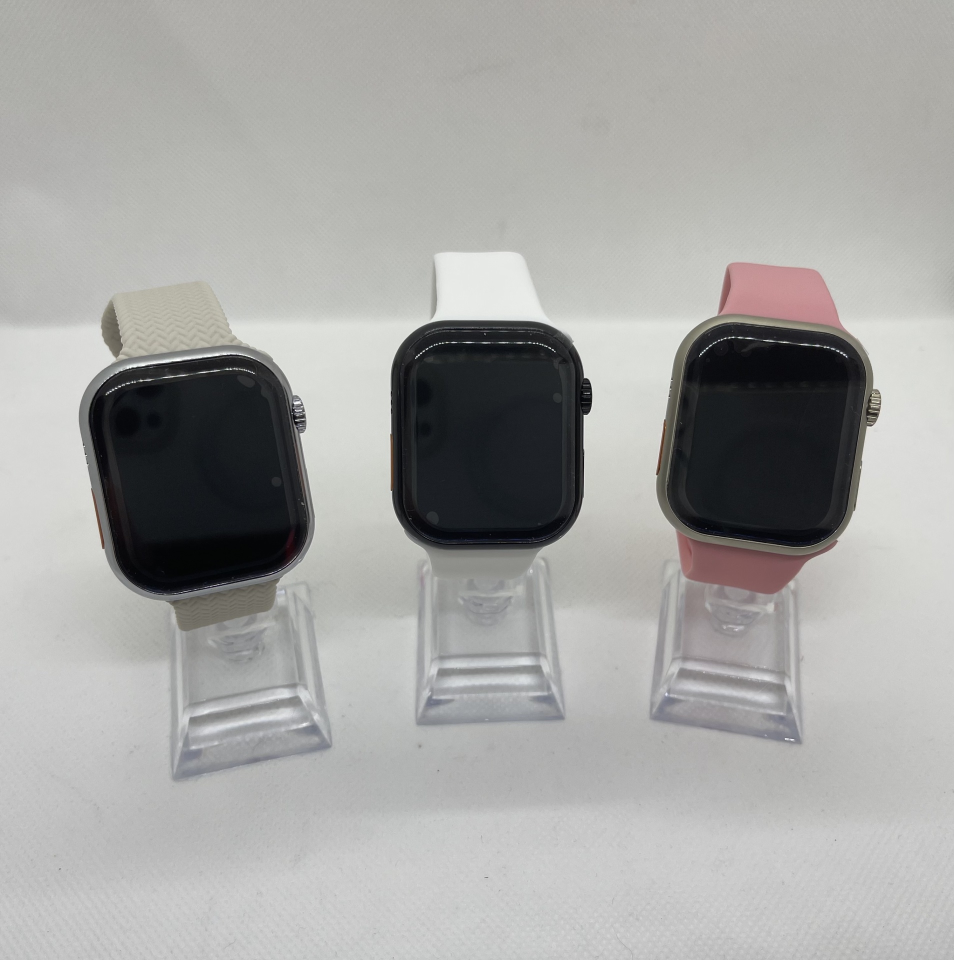 Smartwatch Z81 Pro Max Três relógios inteligentes com braceletes de tecido em três cores diferentes