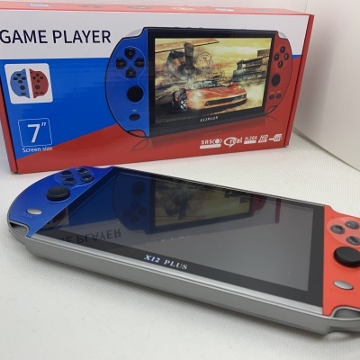 Consola de jogo portátil X12 PLUS com botões em azul e vermelho e caixa colorida