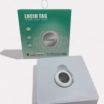 Dispositivo localizador portátil branco LUCID TAG na embalagem verde