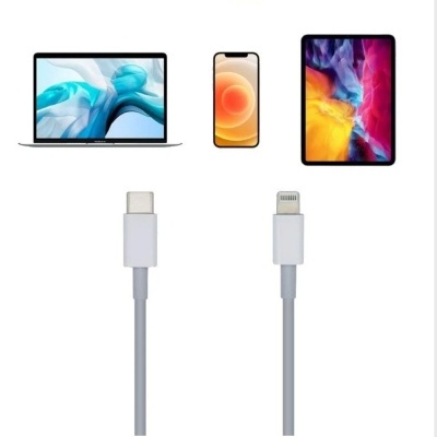 Três dispositivos eletrónicos e um cabo com USB-C e Lightning