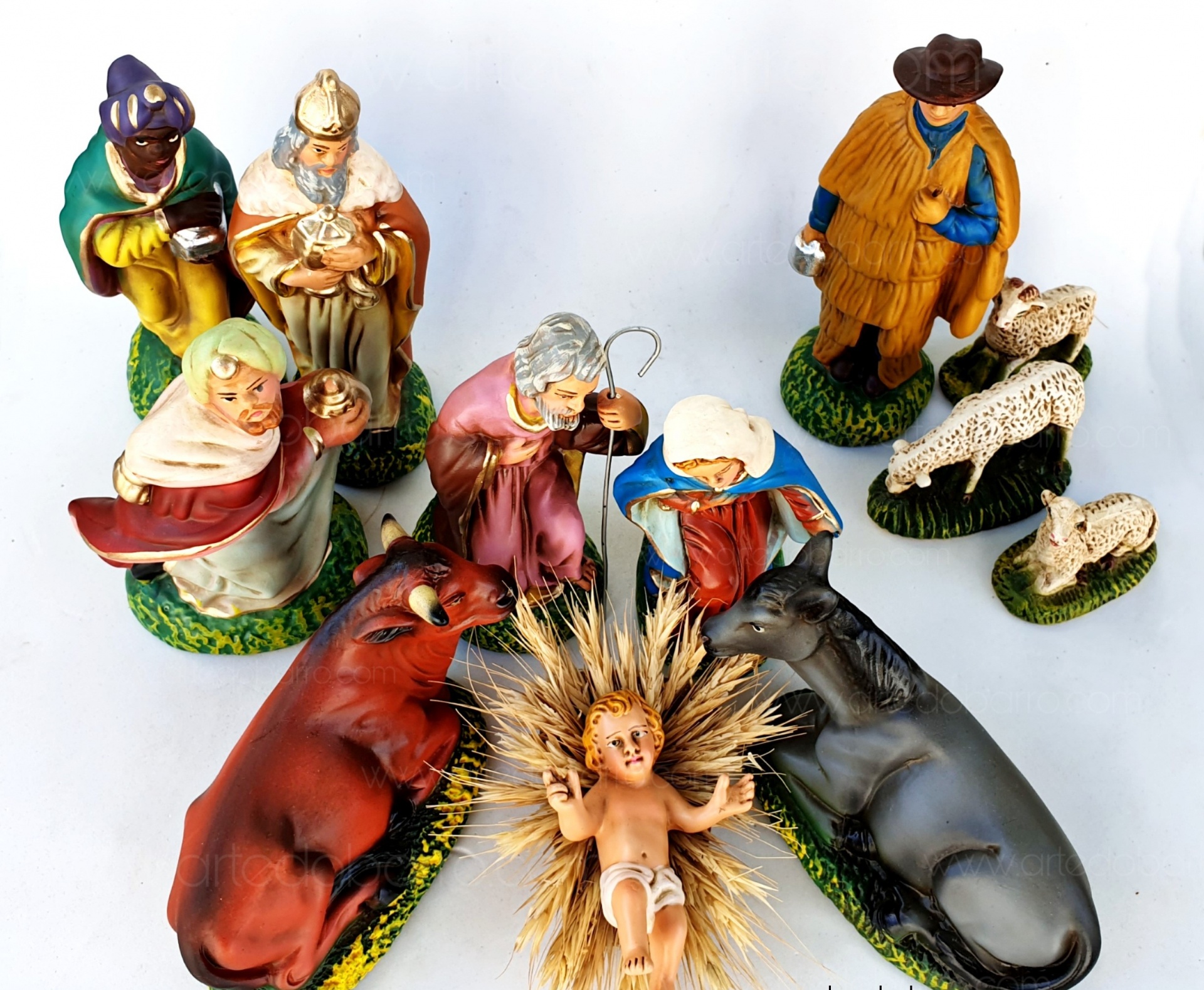 Presépio Composto por 13 Peças Figuras coloridas de presépio com Menino Jesus, animais e personagens tradicionais