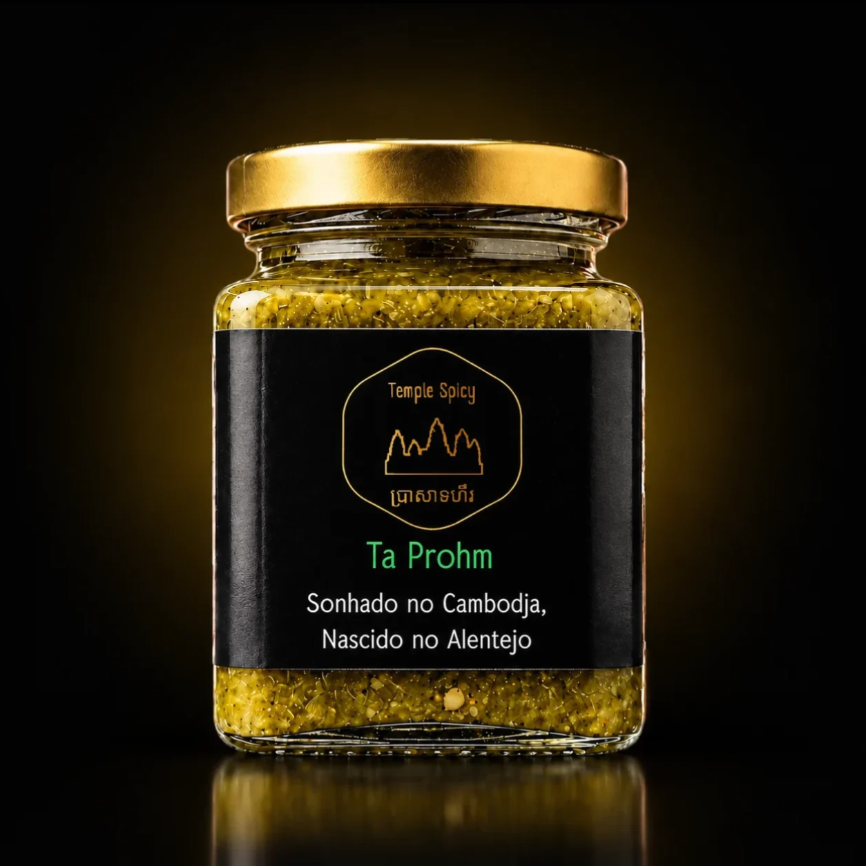 Ta Prohm - Malagueta verde, Coentro e Alho Frasco de condimento amarelo com sementes e rótulo preto com texto em português